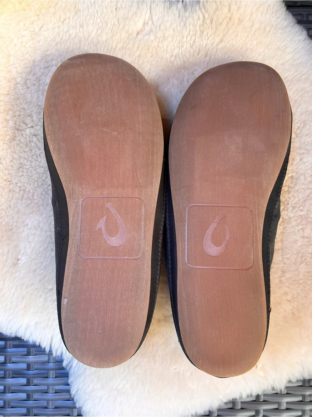 OluKai Moloa 'Ie Slippers Sz 9 Corduroy Green Nori Casual Comfortable NEW